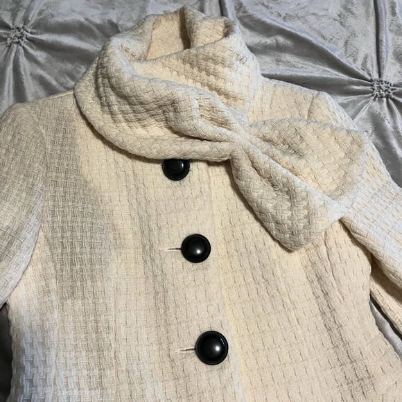 Nenette Lepore Mysterious Coat. - Picture 3 of 8